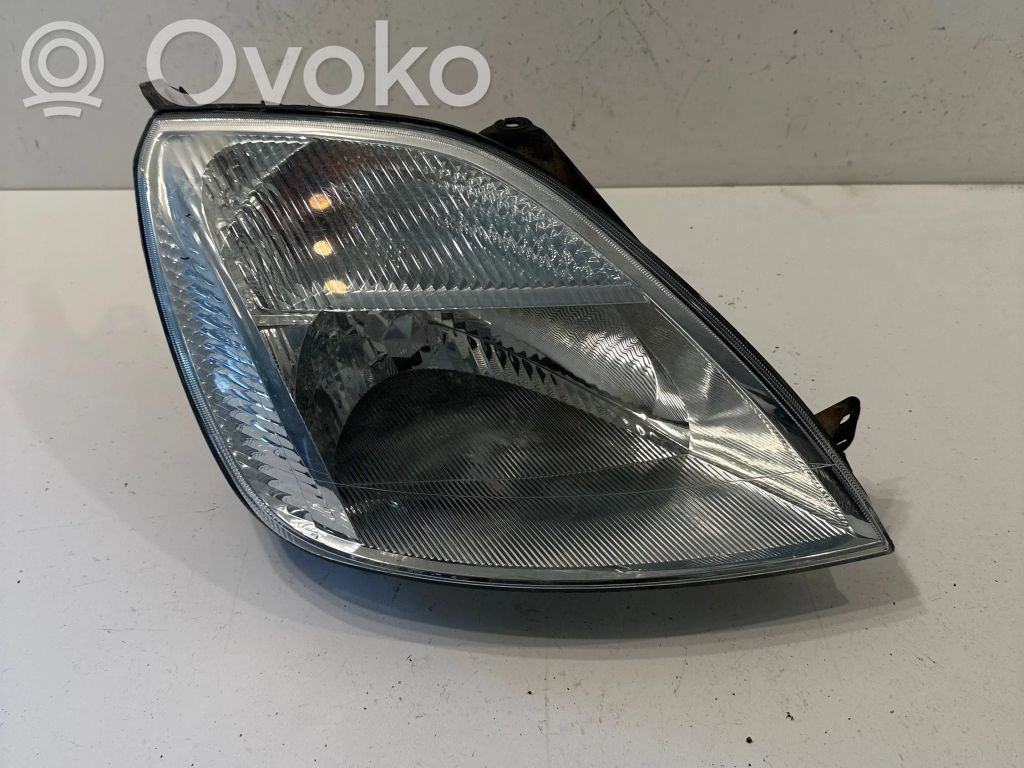 Ford Fiesta Lampa przednia 