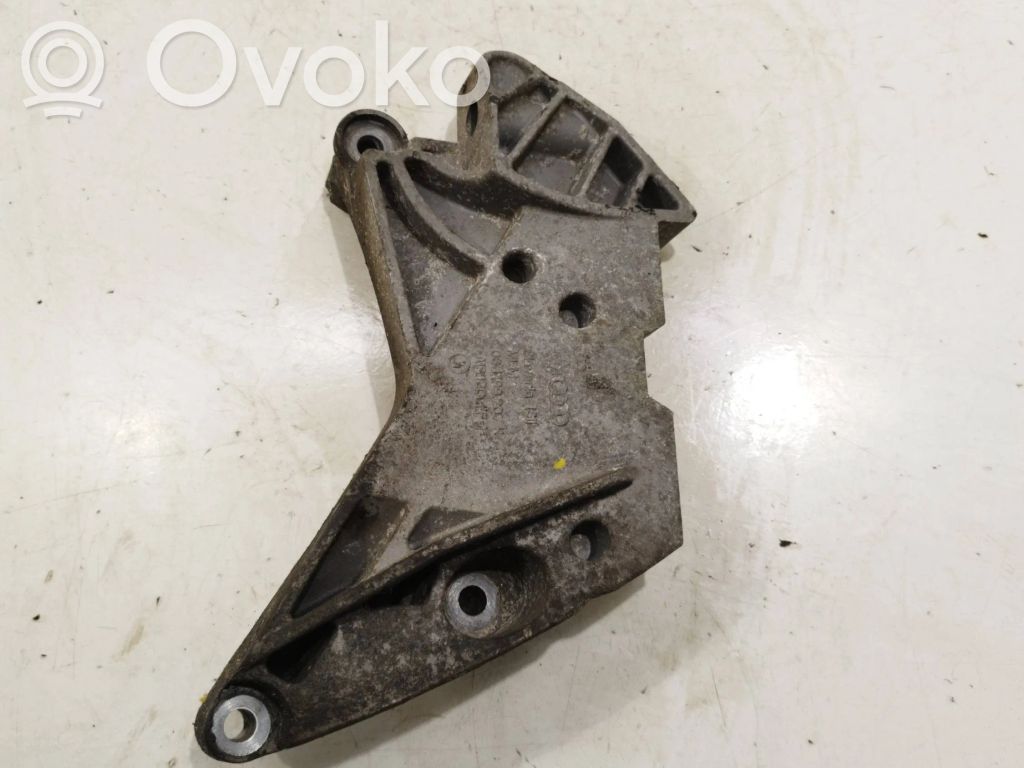 Skoda Octavia Mk2 (1Z) Engine mounting bracket 