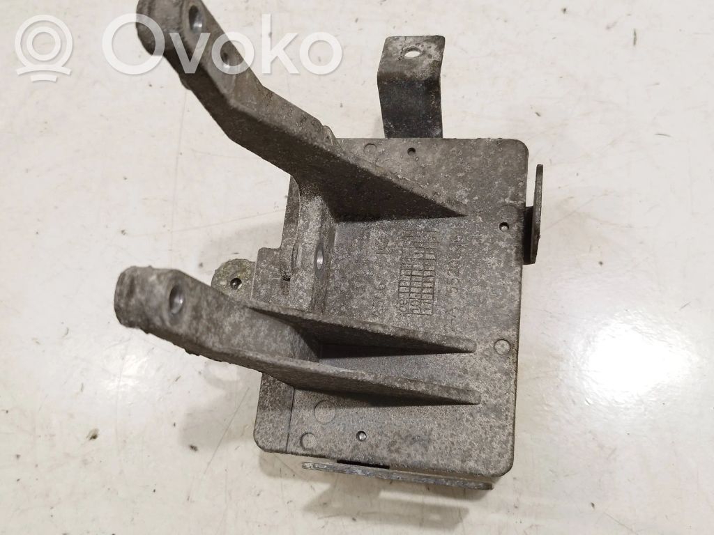 Engine mounting bracket   55203464