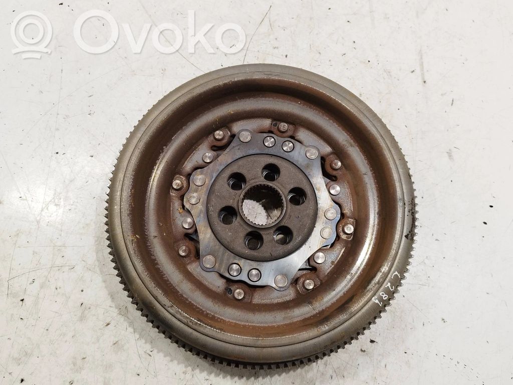 Volkswagen PASSAT B7 Vauhtipyörä 