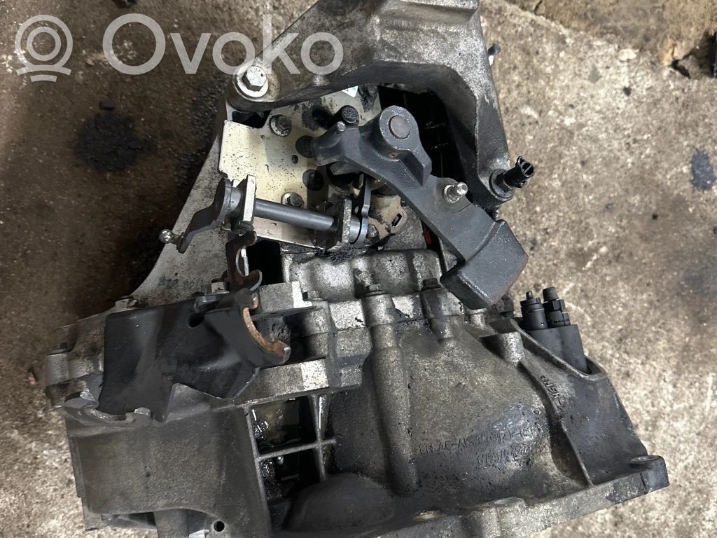 Volvo V70 Manualna 5-biegowa skrzynia biegów 