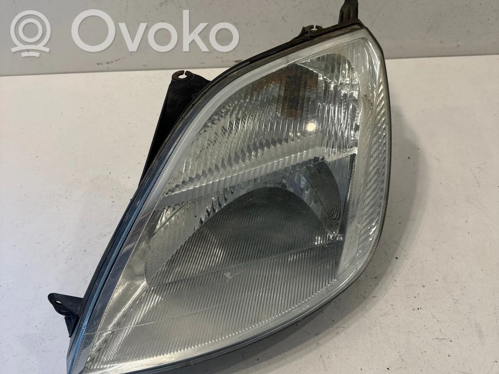 Ford Fiesta Headlight/headlamp 