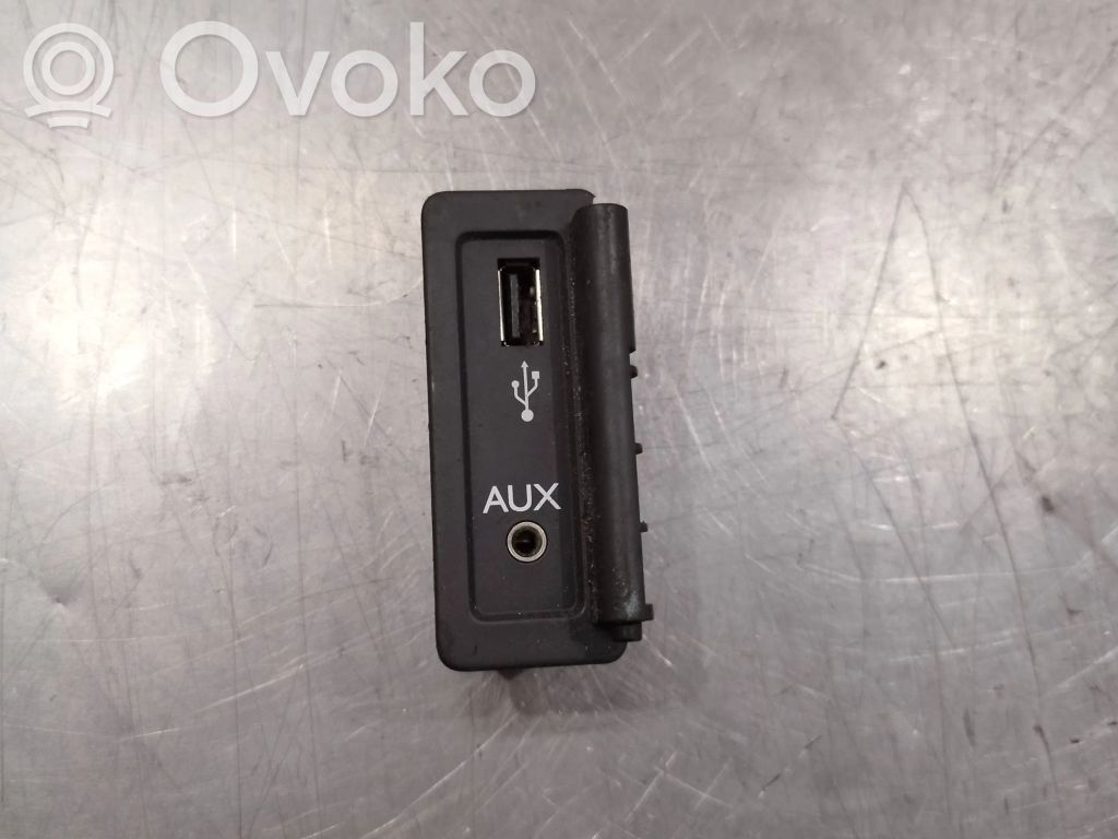 Renault Megane III Enchufe conector USB 