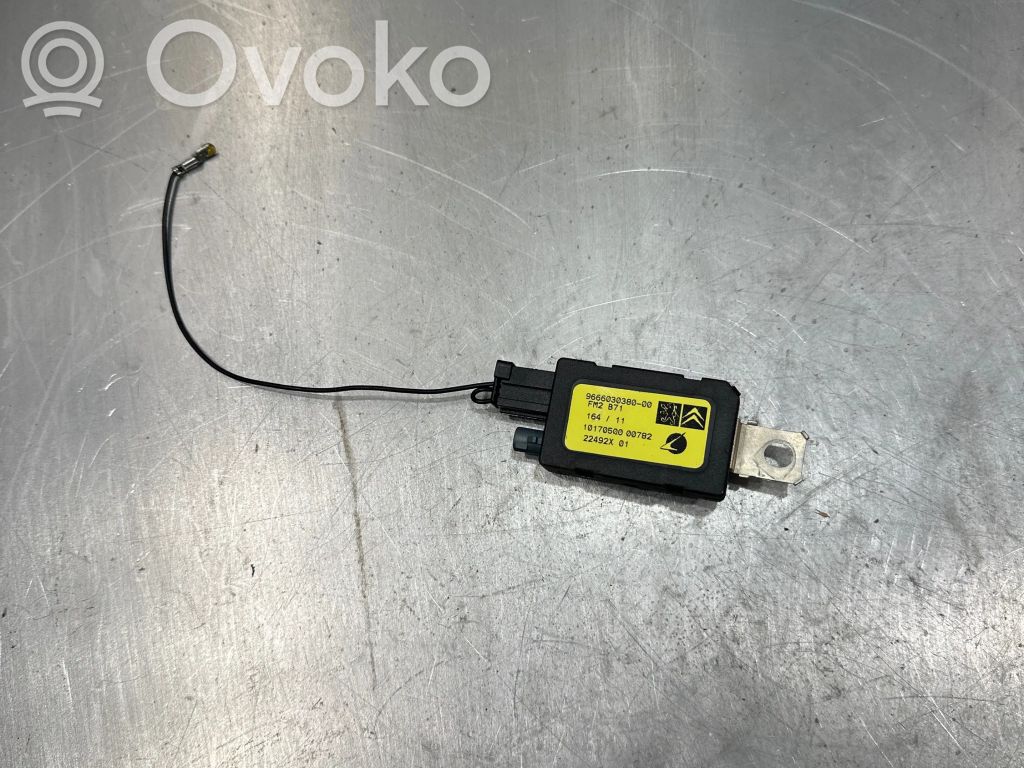 Citroen C4 II Aerial antenna amplifier 