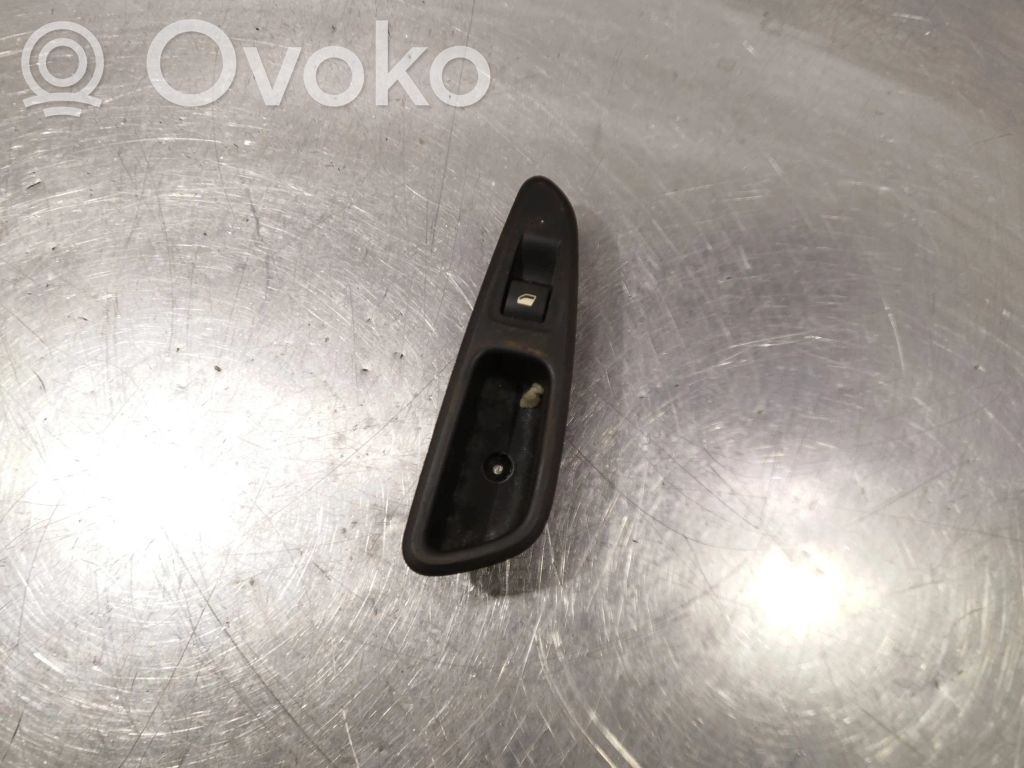 Peugeot 308 SW  Electric window control switch 