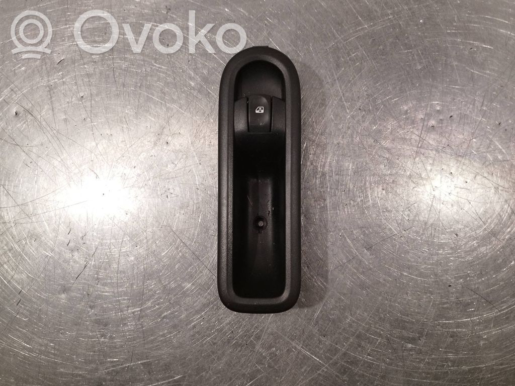 Renault Clio III Electric window control switch 