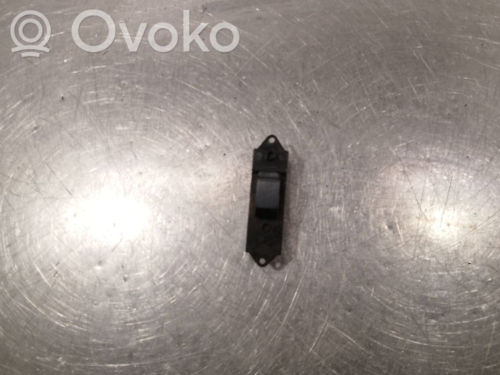 Mitsubishi Outlander Electric window control switch 