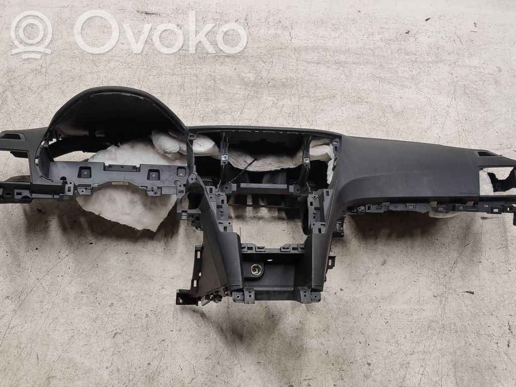 Subaru Legacy Панель 