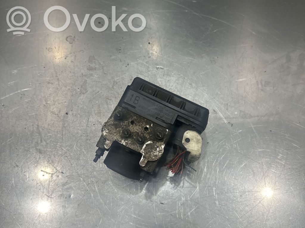 Toyota RAV 4 (XA20) Bomba de ABS 