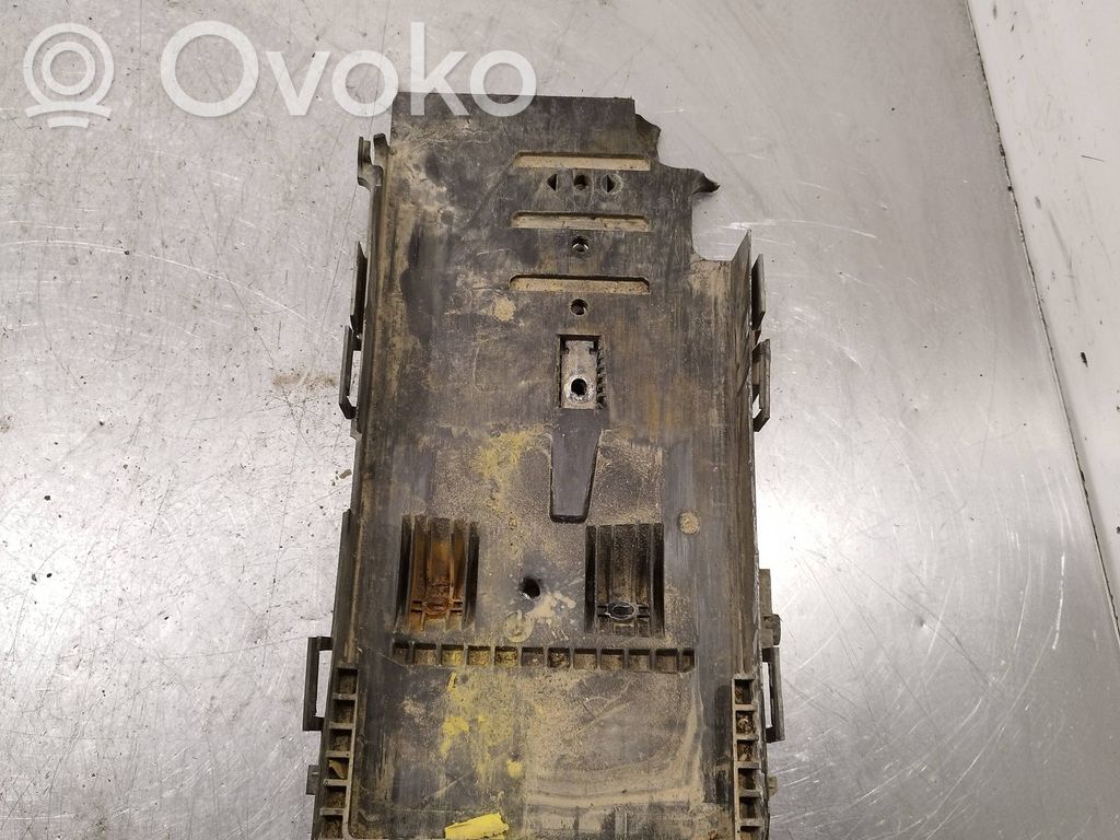 Ford Galaxy Akumuliatoriaus dėžė 