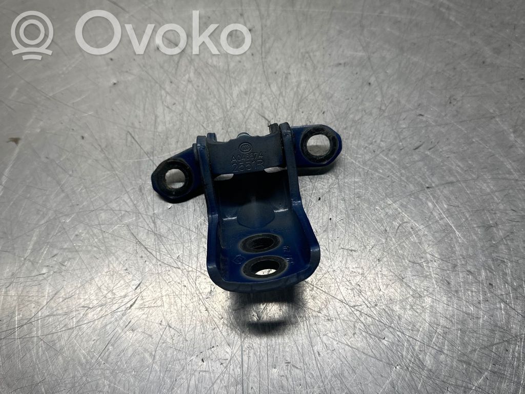 Renault Kadjar Front door lower hinge 