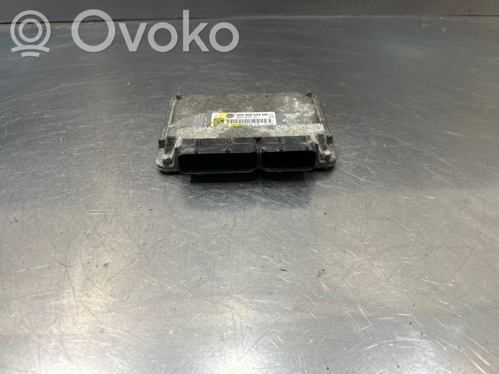 Volkswagen Golf V Engine control unit/module 