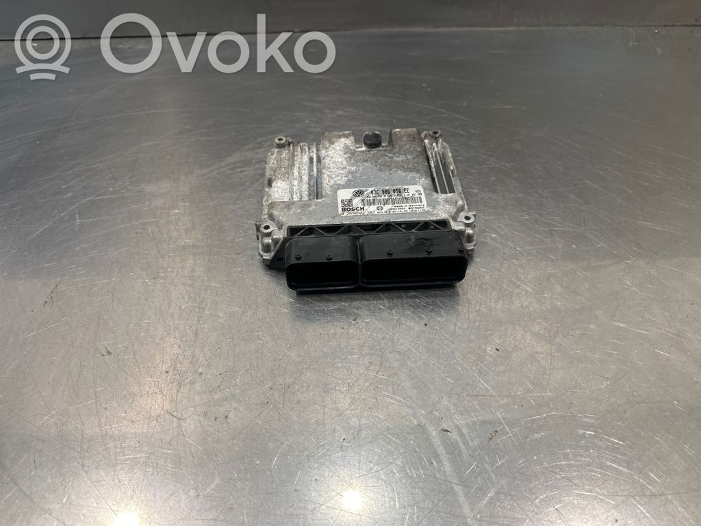 Volkswagen PASSAT B6 Engine control unit/module 