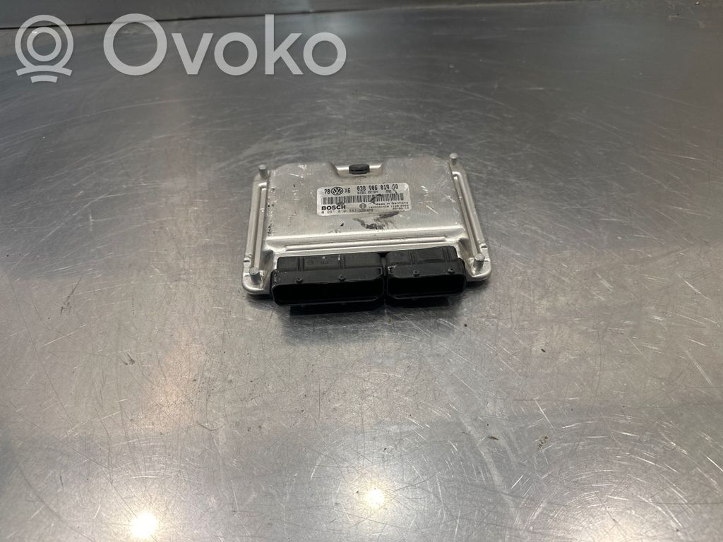 Volkswagen PASSAT B5.5 Engine control unit/module 
