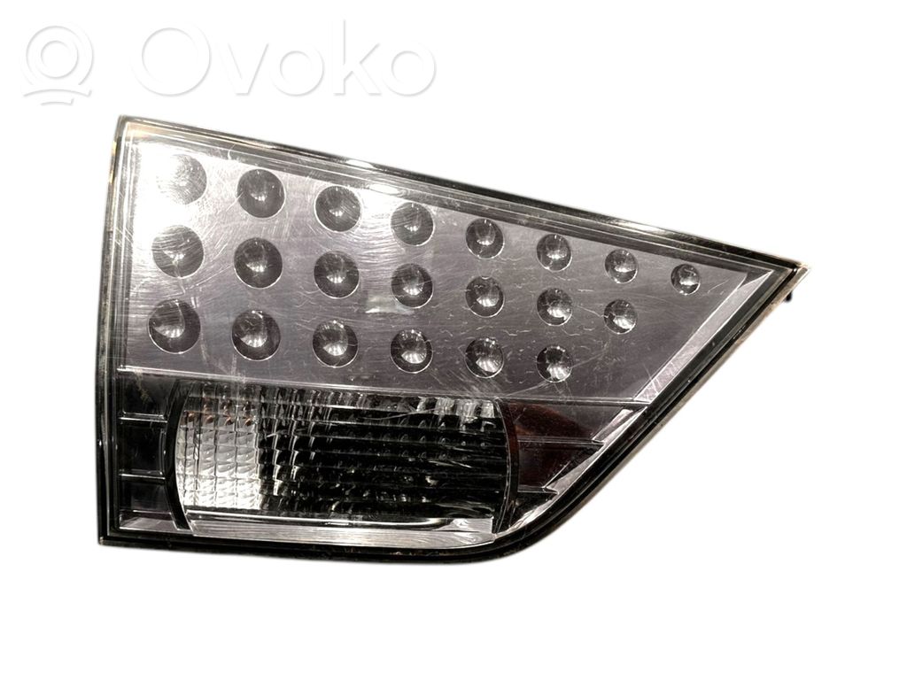 Mitsubishi Outlander Feux arrière sur hayon 