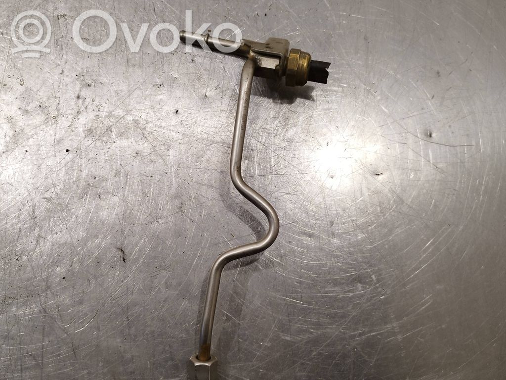 BMW 3 E90 E91 Fuel line pipe 
