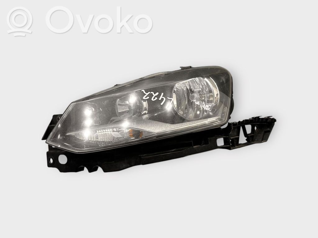 Volkswagen Polo V 6R Lampa przednia 