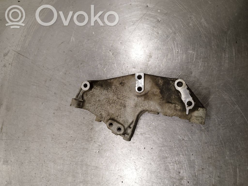 Renault Espace IV Engine mounting bracket 