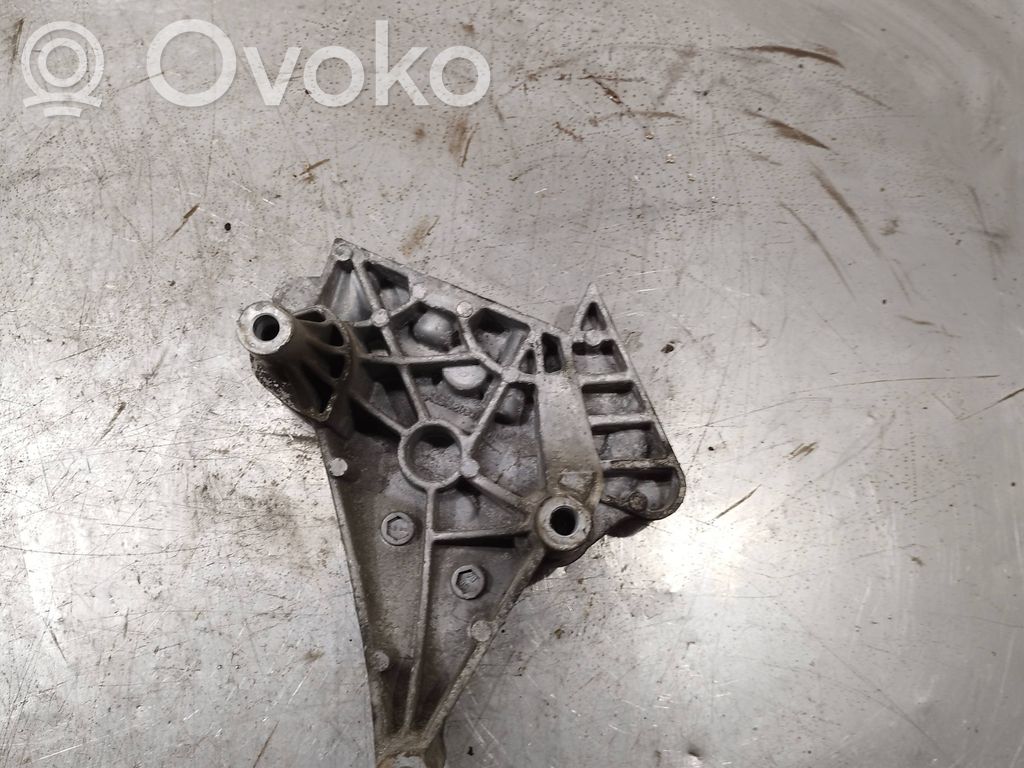 Audi A3 S3 8P Engine mounting bracket 