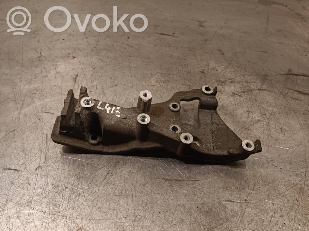 Engine mounting bracket   1801A070