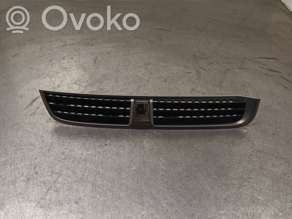 Opel Antara Grotelės sparne 