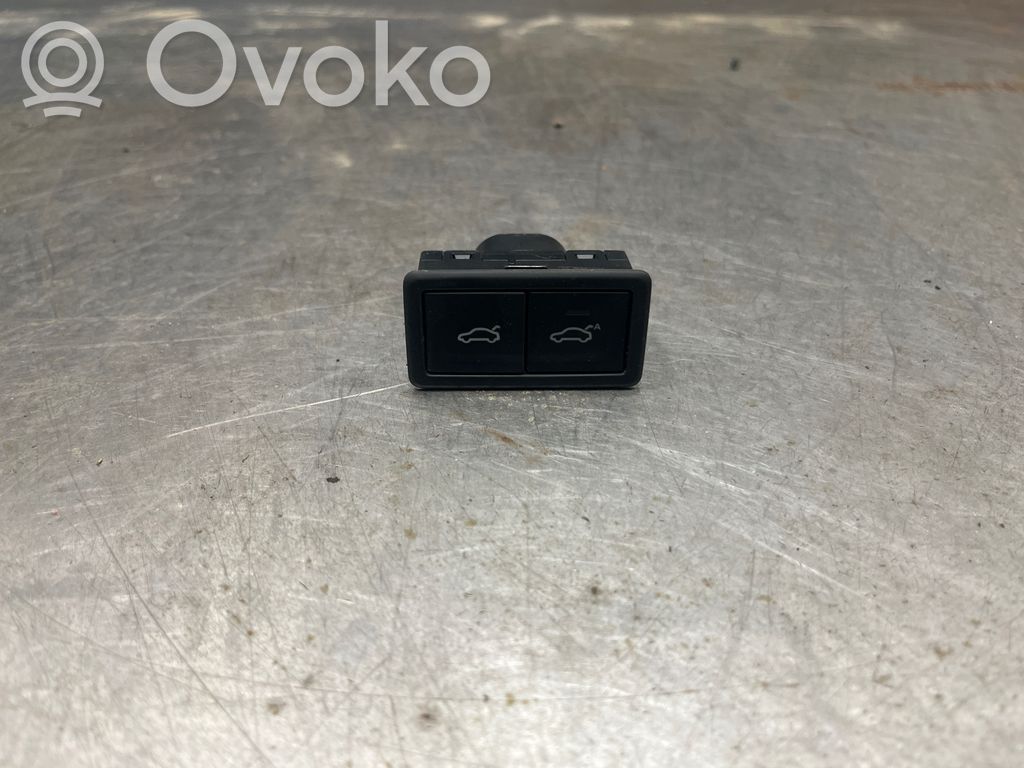 Volkswagen PASSAT B8 Tailgate/boot open switch button 