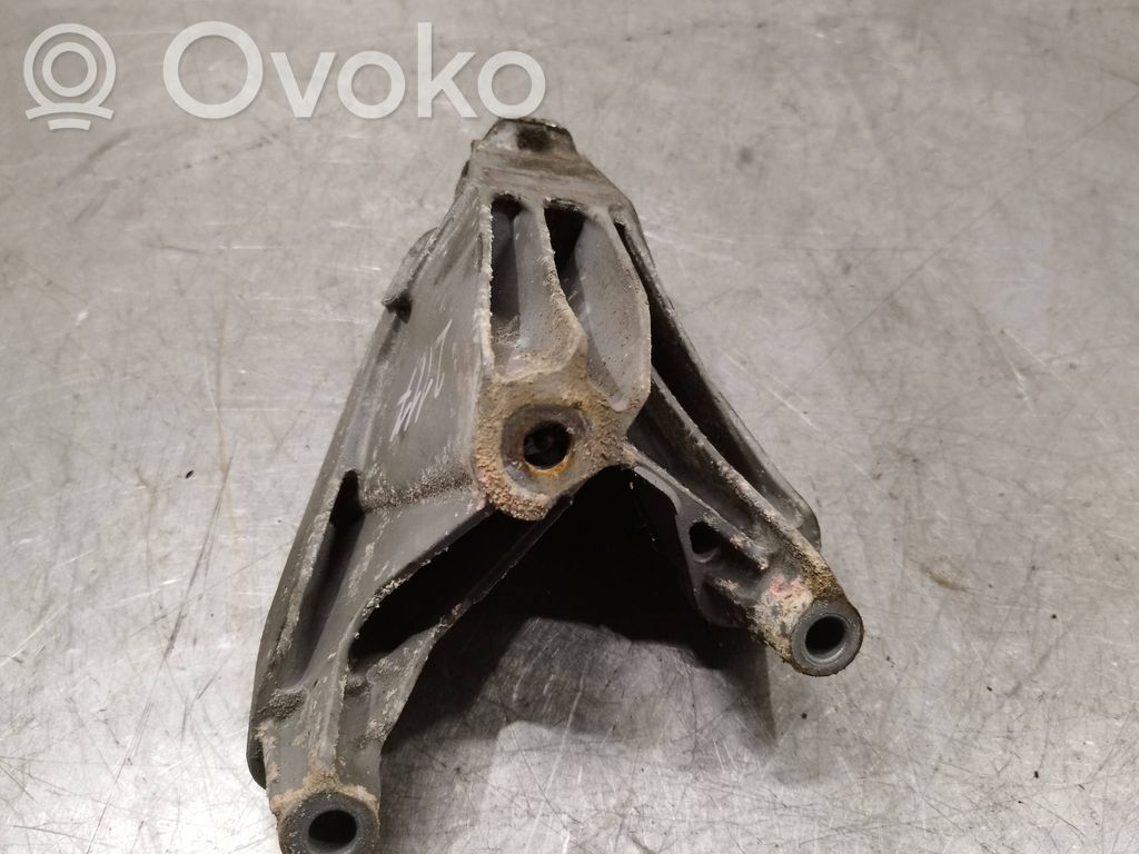 Audi A4 S4 B8 8K Engine mounting bracket 