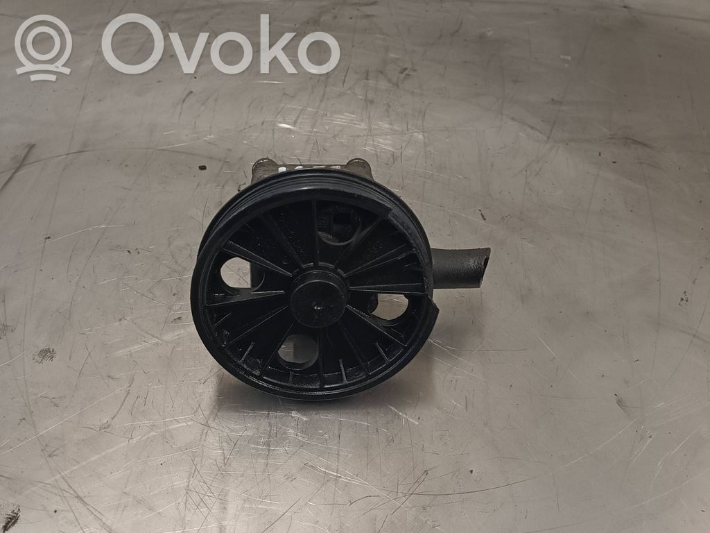 Volvo XC90 Ohjaustehostimen pumppu 