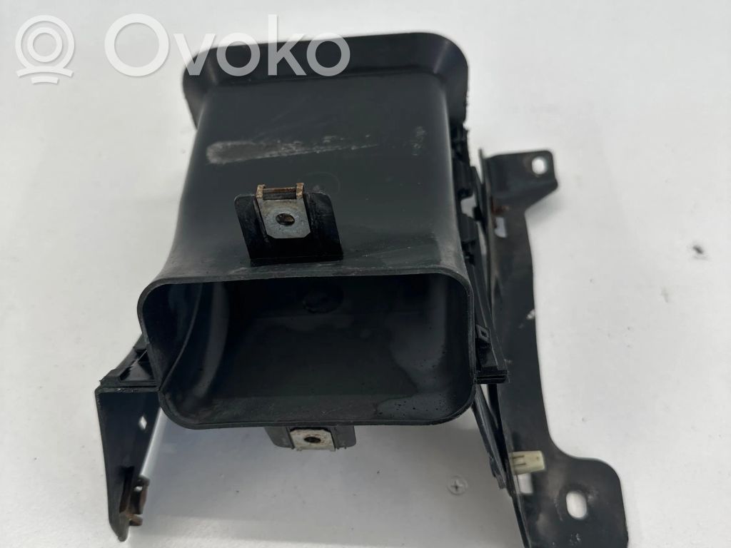 BMW 5 E60 E61 Air intake duct part 