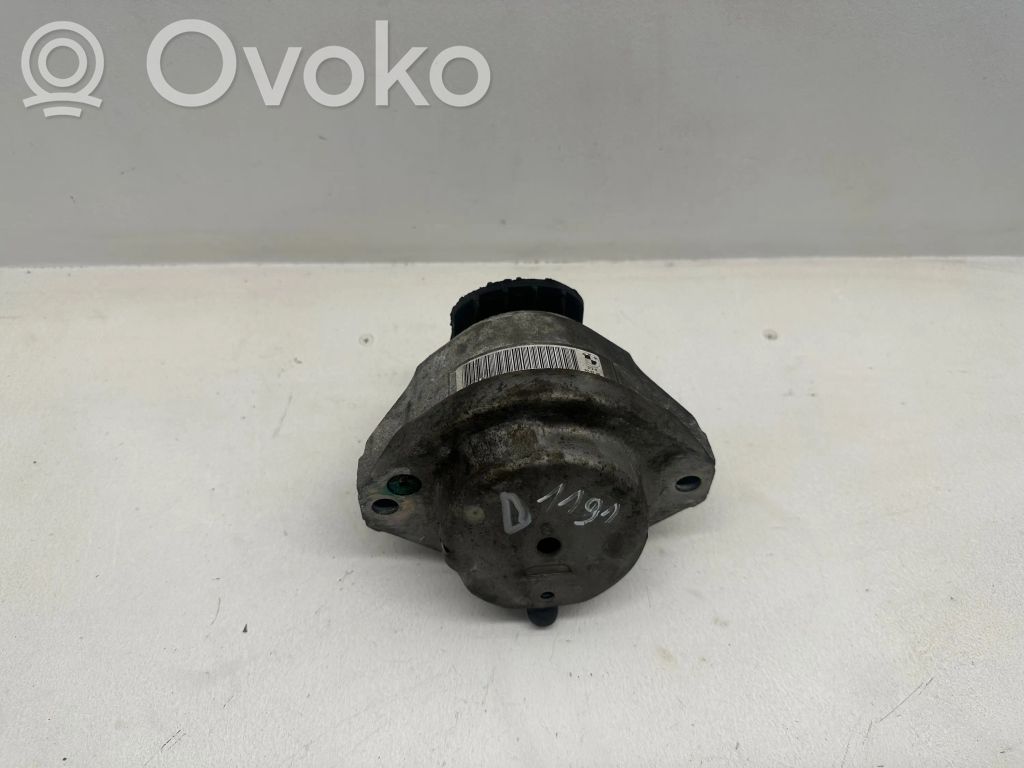 BMW 5 E60 E61 Variklio pagalvė 