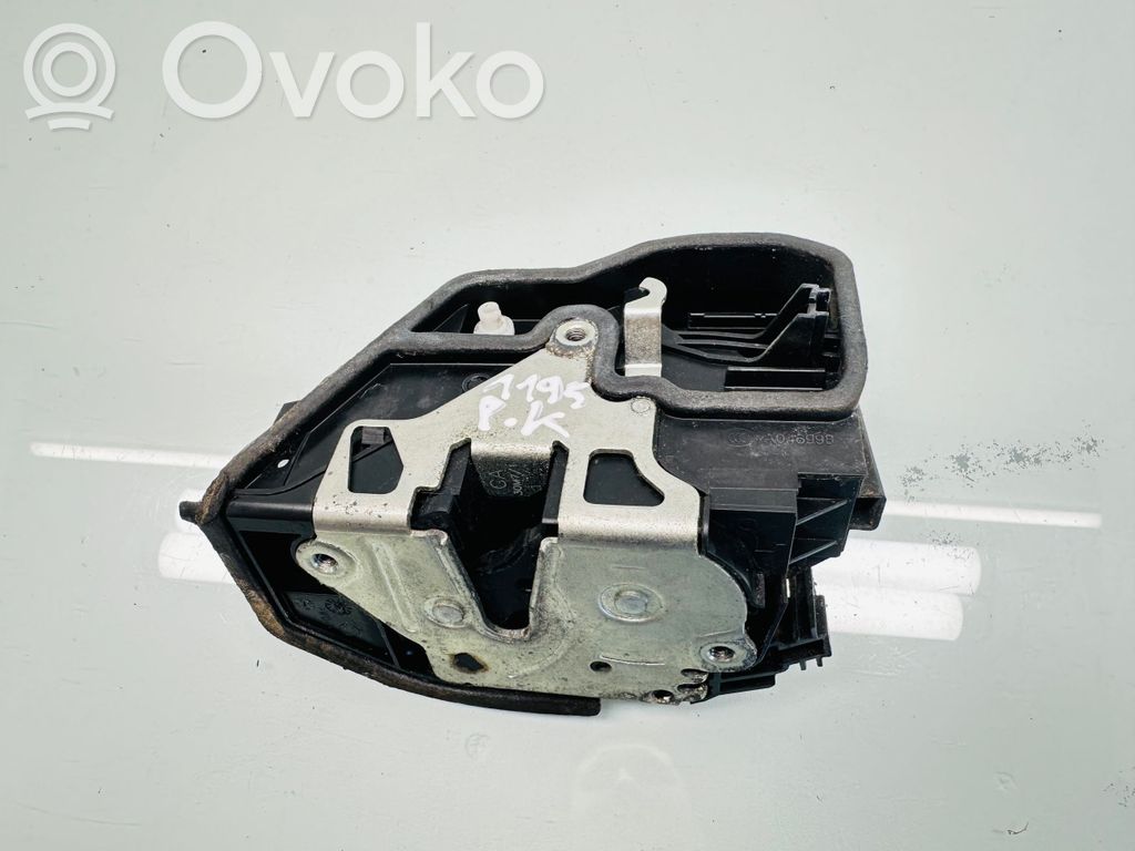 Priekšpusē slēdzene   A046998,80214