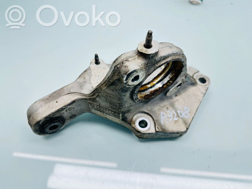 Driveshaft support bearing bracket   9674067780