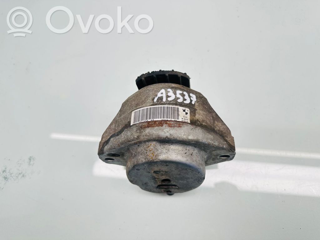 BMW 5 E60 E61 Variklio pagalvė 
