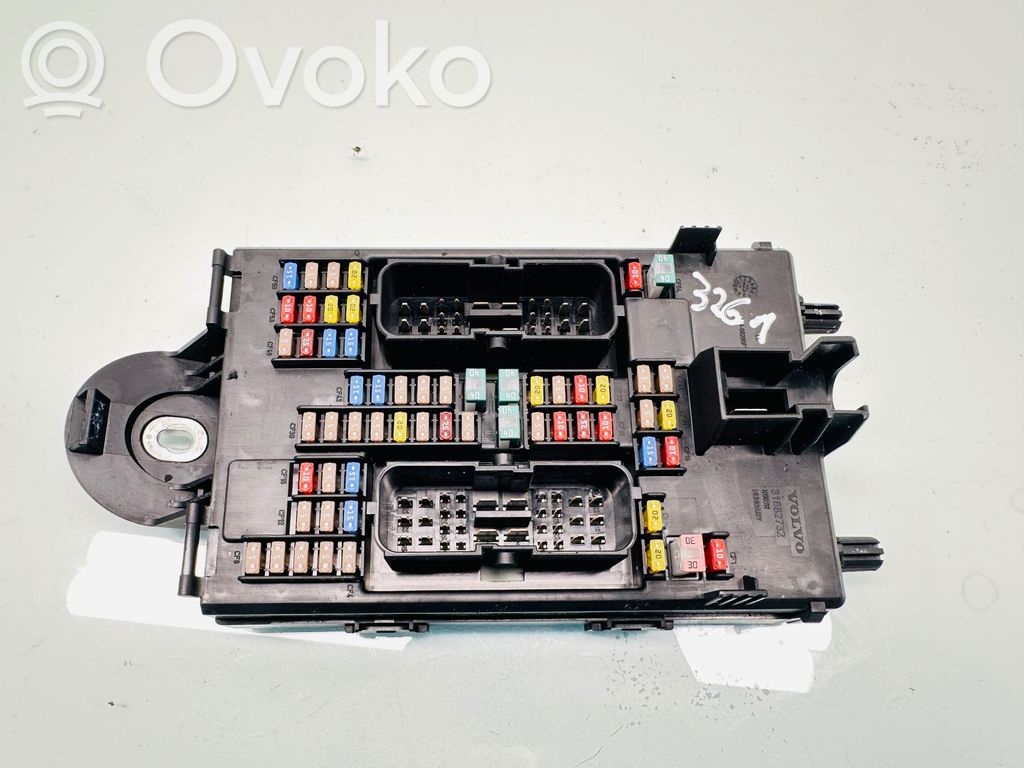 Volvo V60 Fuse module 