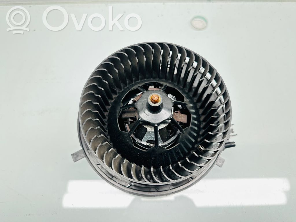 Volkswagen PASSAT B8 Wentylator nawiewu / Dmuchawa 