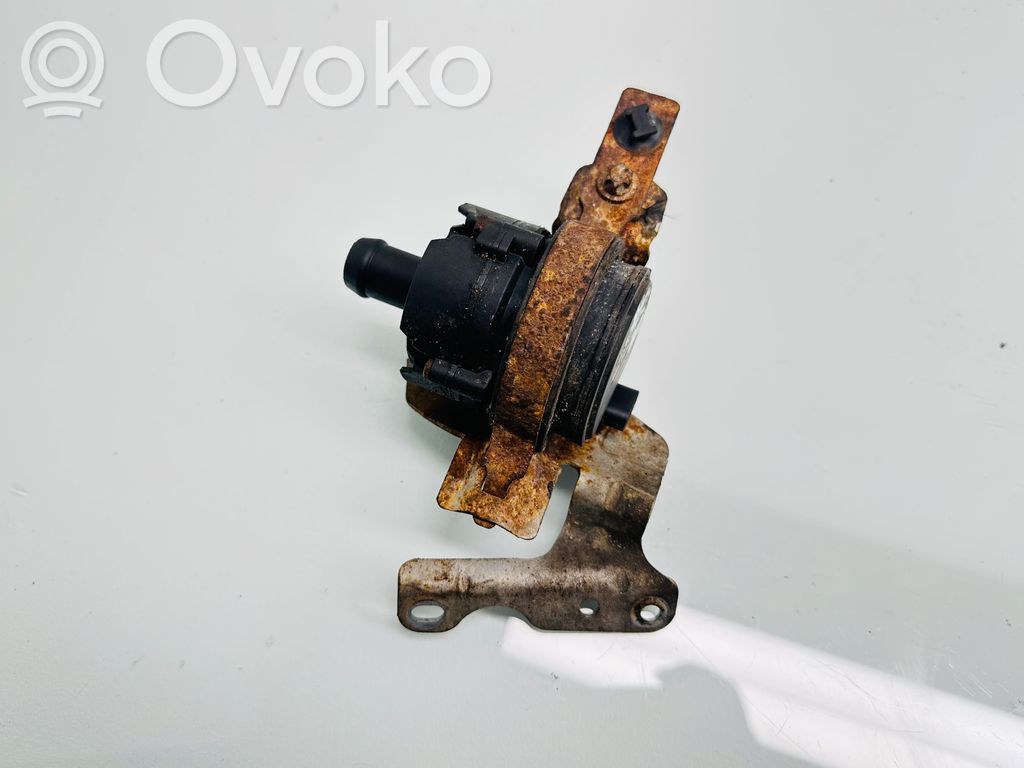 Mercedes-Benz A W176 Pompa cyrkulacji / obiegu wody 