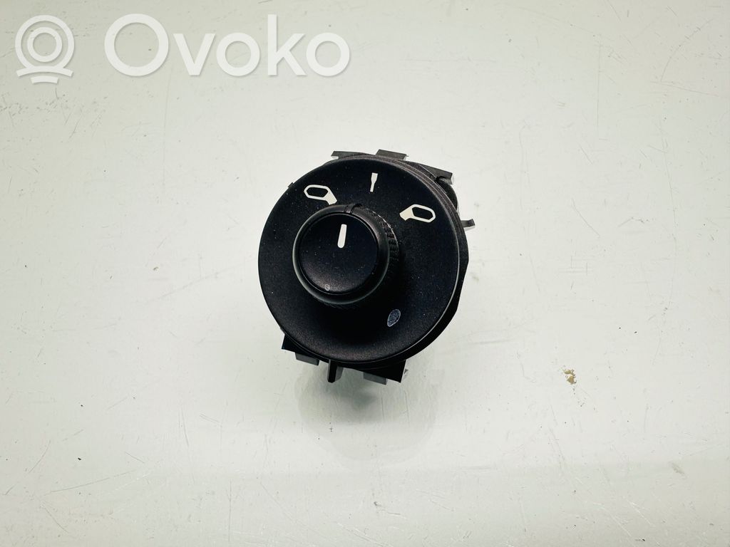 Citroen C3 Wing mirror switch 