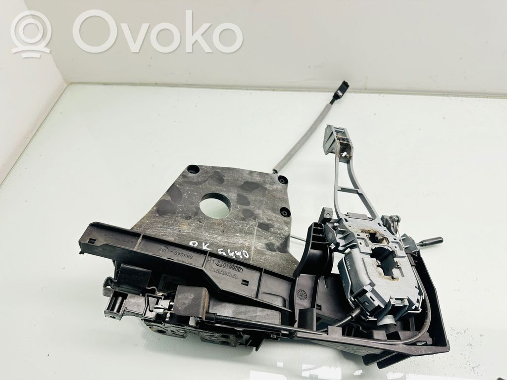 Volvo V70 Priekinė durų spyna 