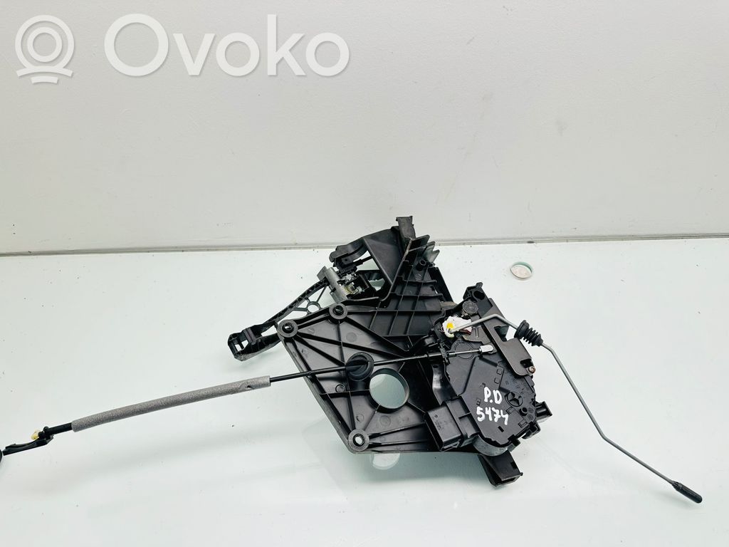 Volvo V70 Priekšpusē slēdzene 