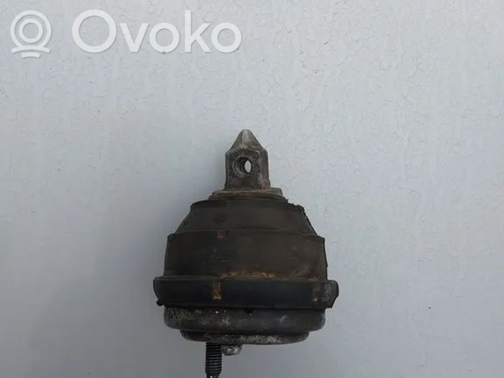 Engine mount bracket