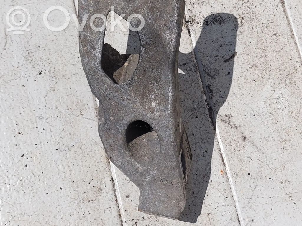 Engine mounting bracket
