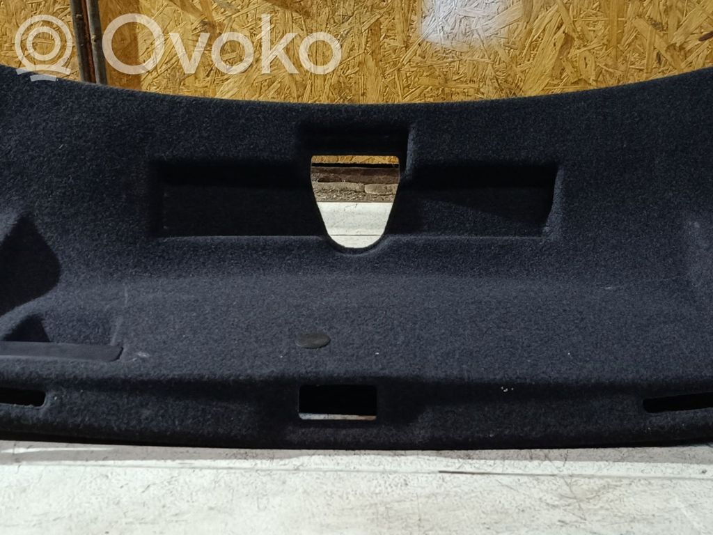 Moldura de la puerta trasera   8T0867975A
