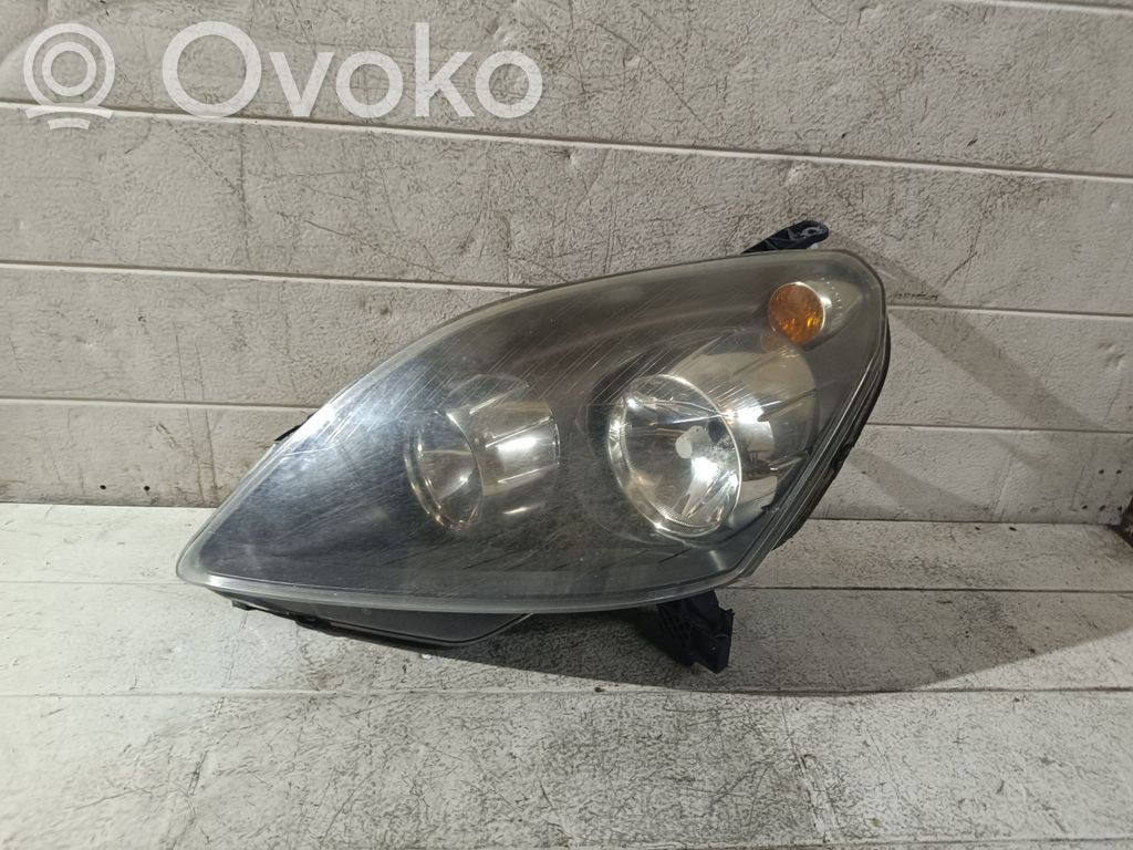 Opel Zafira B Lampa przednia 