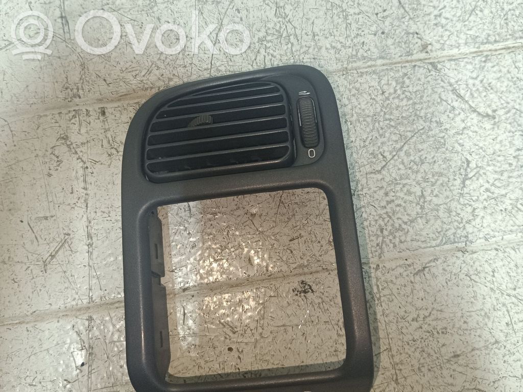 Volvo S40, V40 Moldura protectora de la rejilla de ventilación lateral del panel 