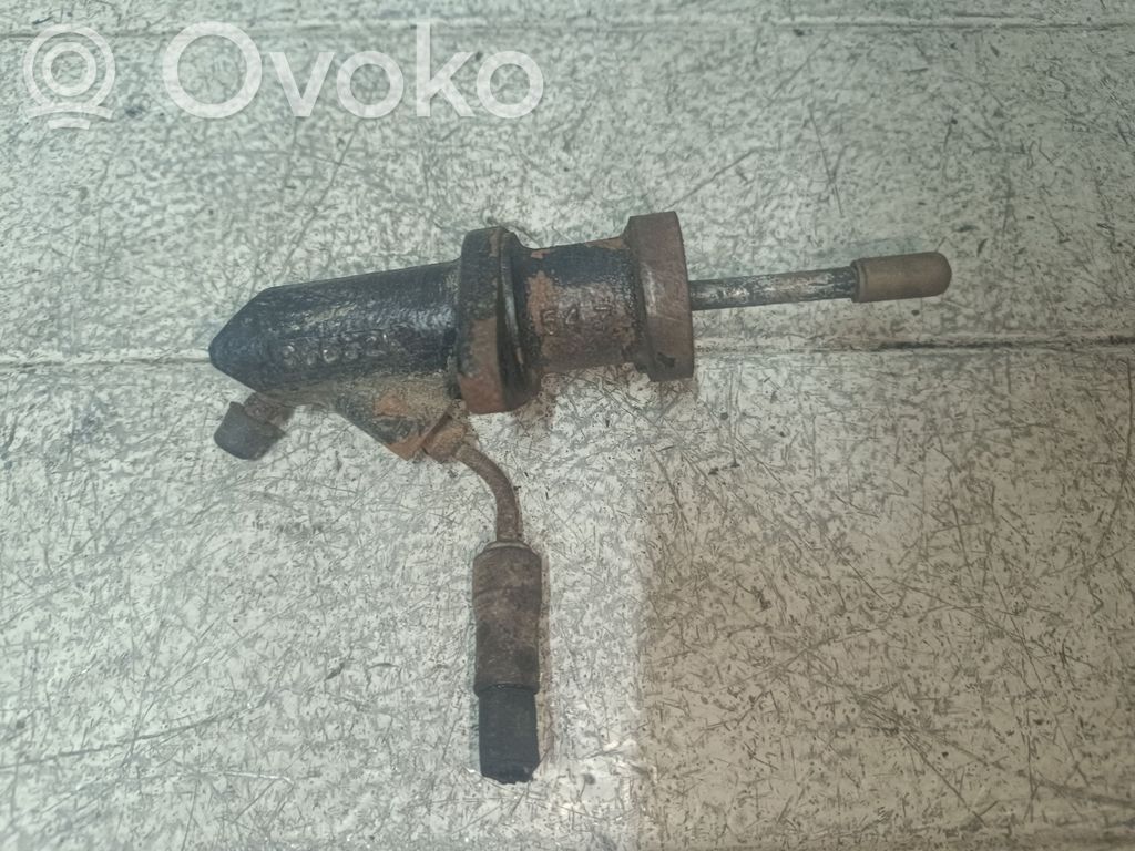 BMW 3 E36 Cilindro maestro de embrague 