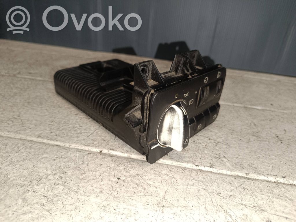 Lichtschalter   6919828