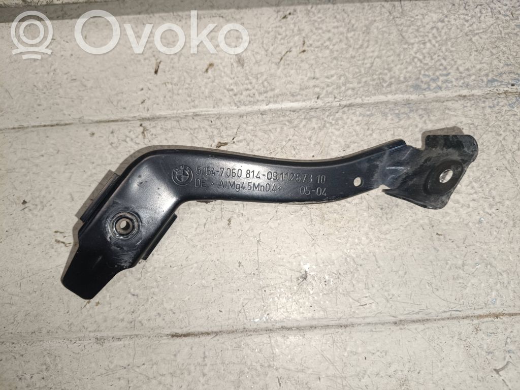 BMW 5 E60 E61 Fender mounting bracket 