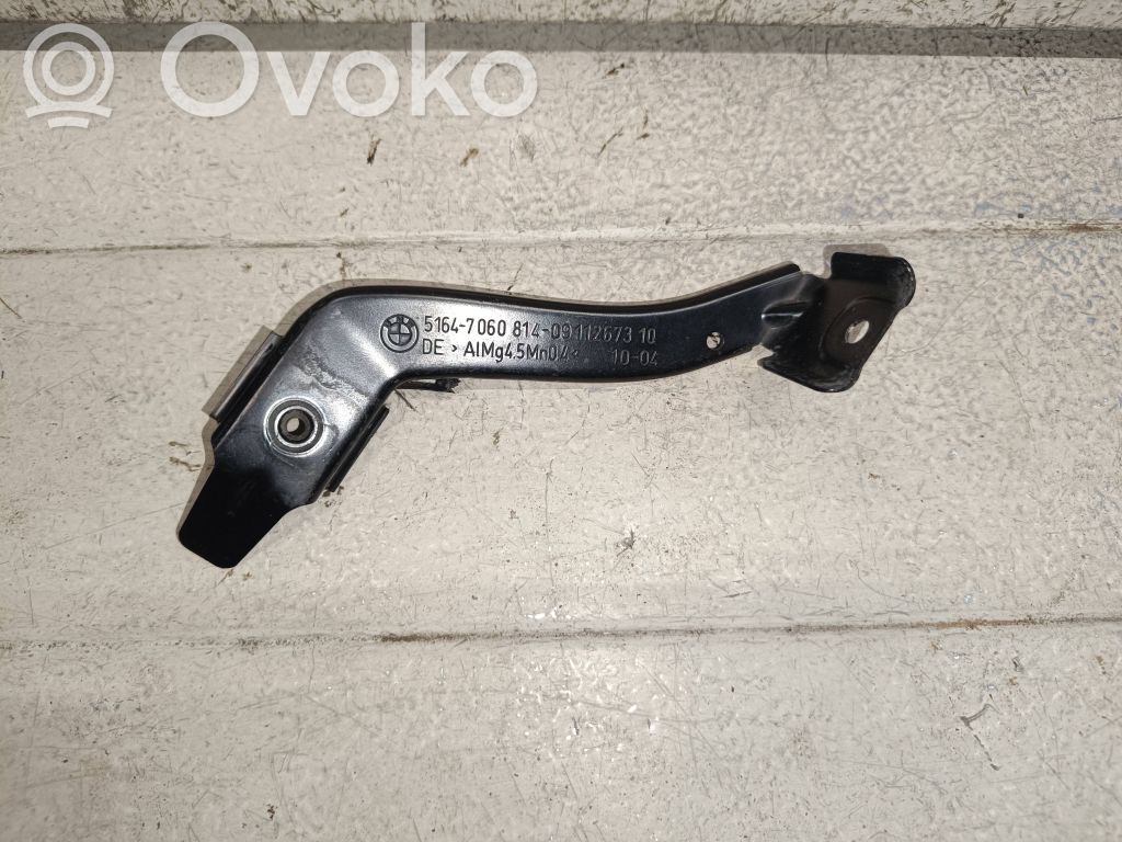 BMW 5 E60 E61 Fender mounting bracket 
