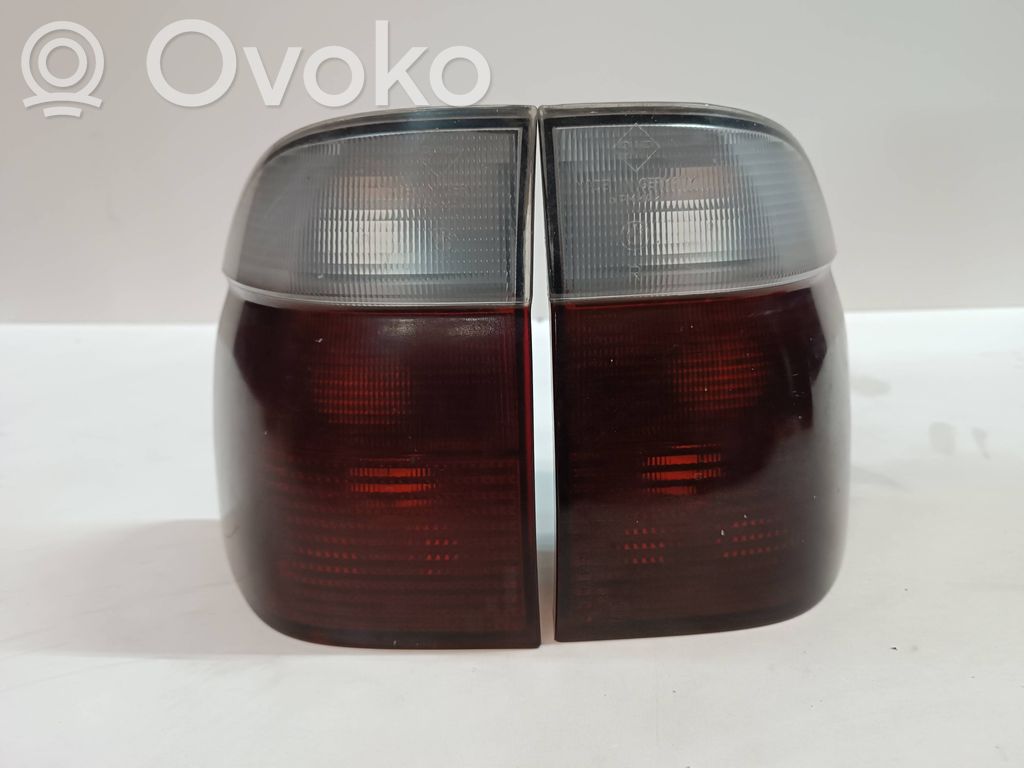 Rear/tail lights set   2496321,2496322
