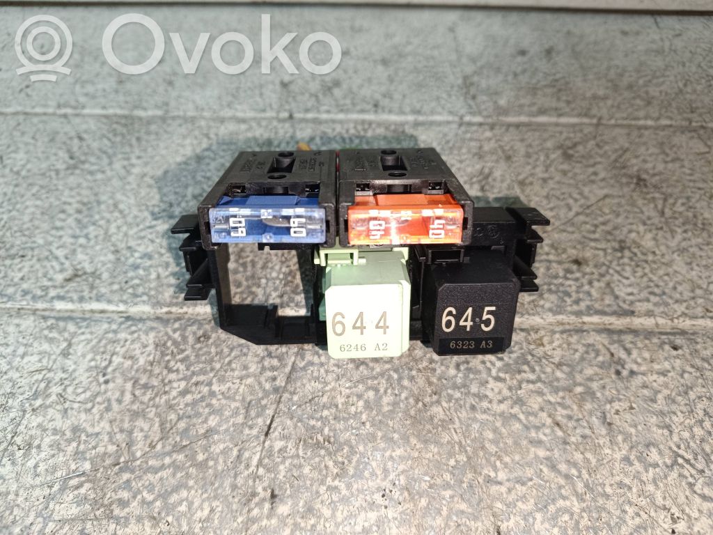 Audi A6 S6 C7 4G Saugiklių blokas 